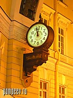 Photos of St. Petersburg. The clock at the Arch of the General Staff building