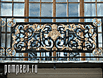Photos of Petersburg. Peterhof. Railing on the balcony of the Hermitage Pavilion