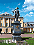 Photos of Petersburg. Monument to Paul I at Pavlovsk